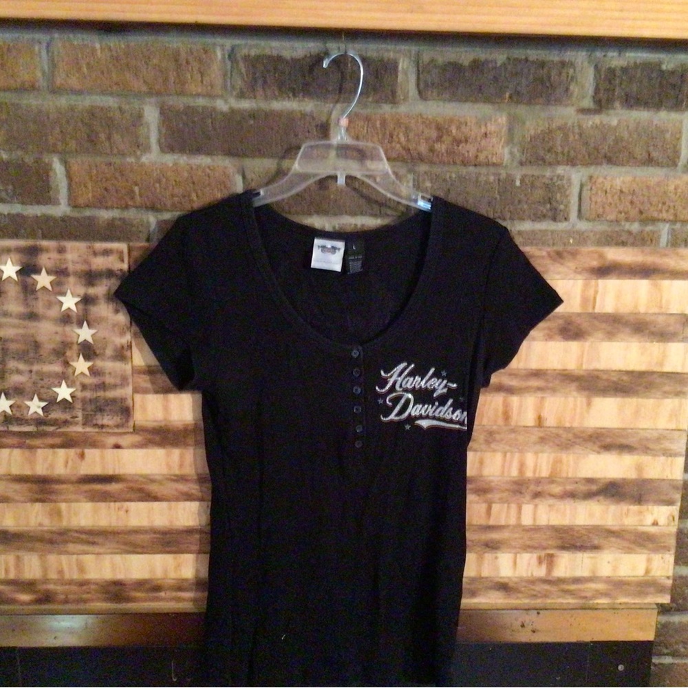 Ladies Harley Davidson t shirt.